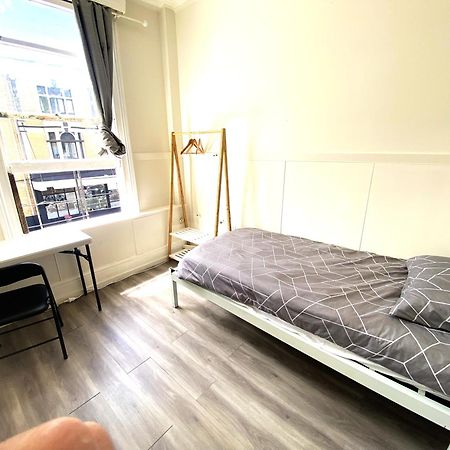 215 Edinburgh Castle Hostel Оукланд Екстериор снимка