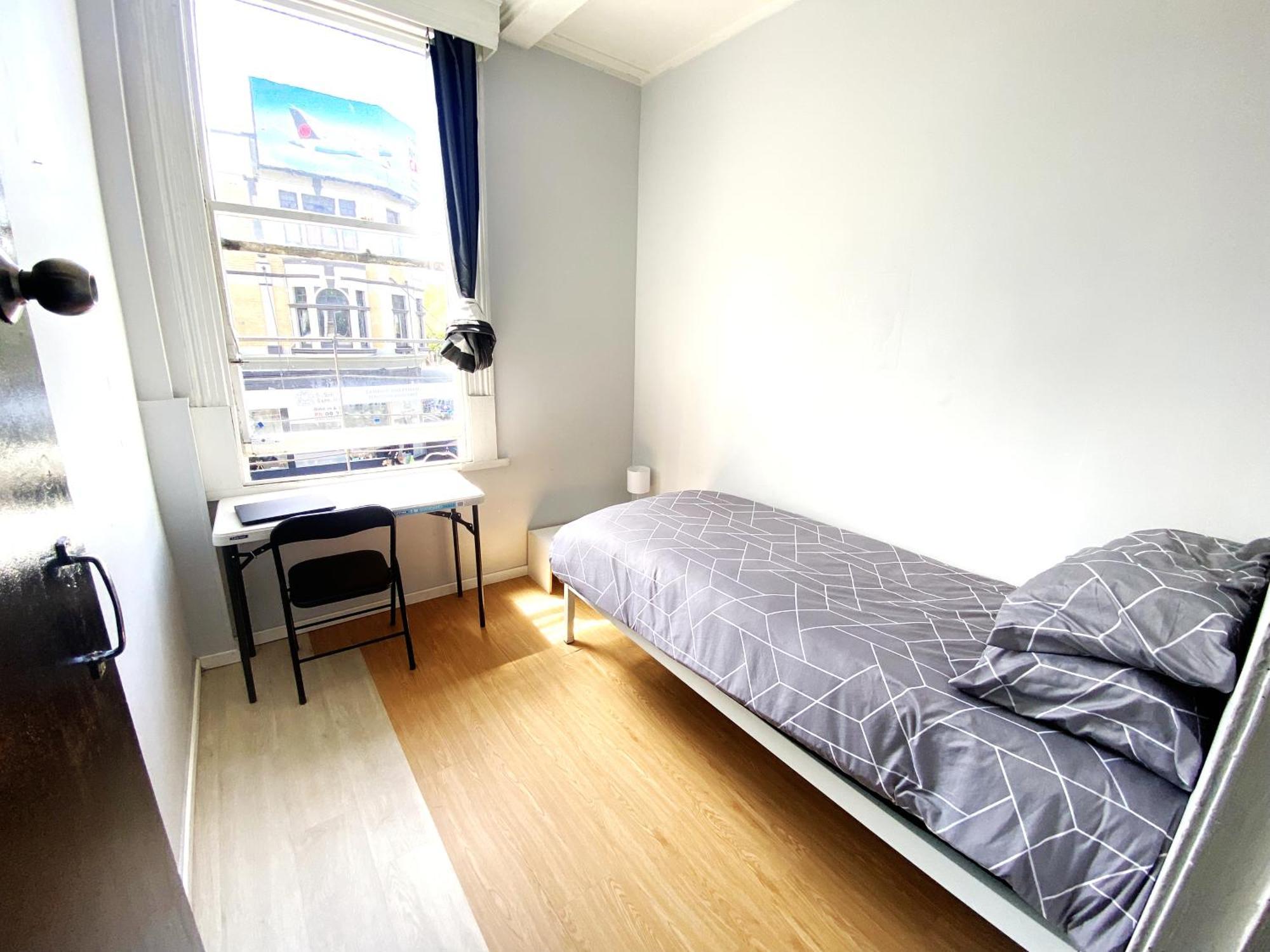 215 Edinburgh Castle Hostel Оукланд Екстериор снимка