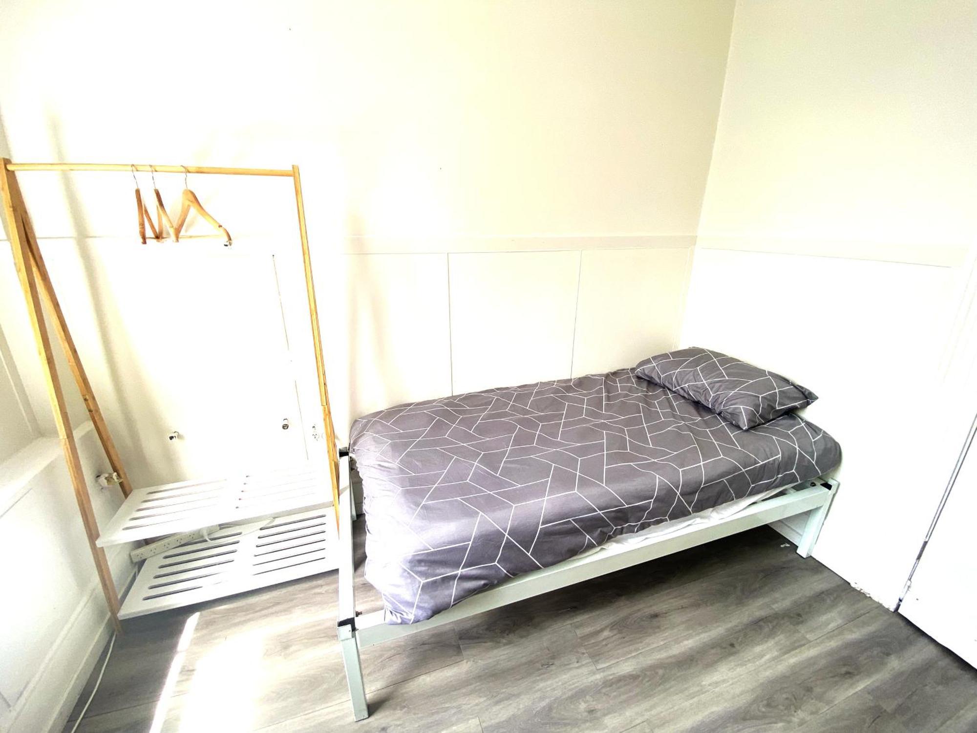 215 Edinburgh Castle Hostel Оукланд Екстериор снимка