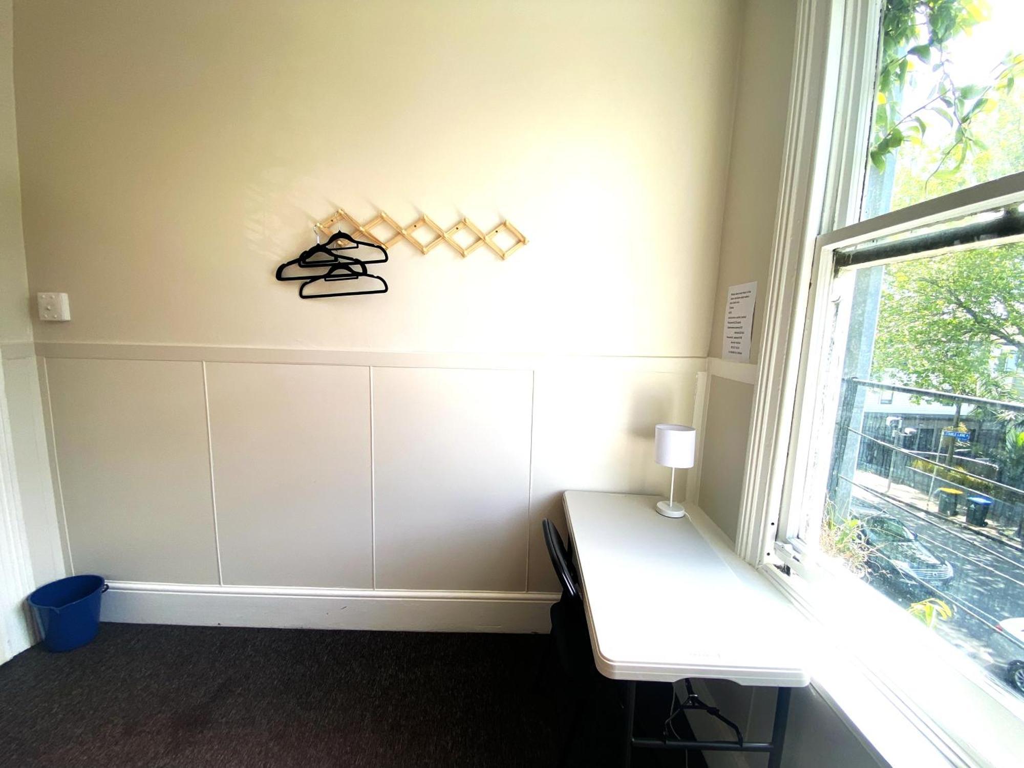 215 Edinburgh Castle Hostel Оукланд Екстериор снимка