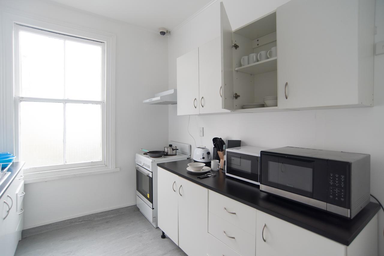 215 Edinburgh Castle Hostel Оукланд Екстериор снимка