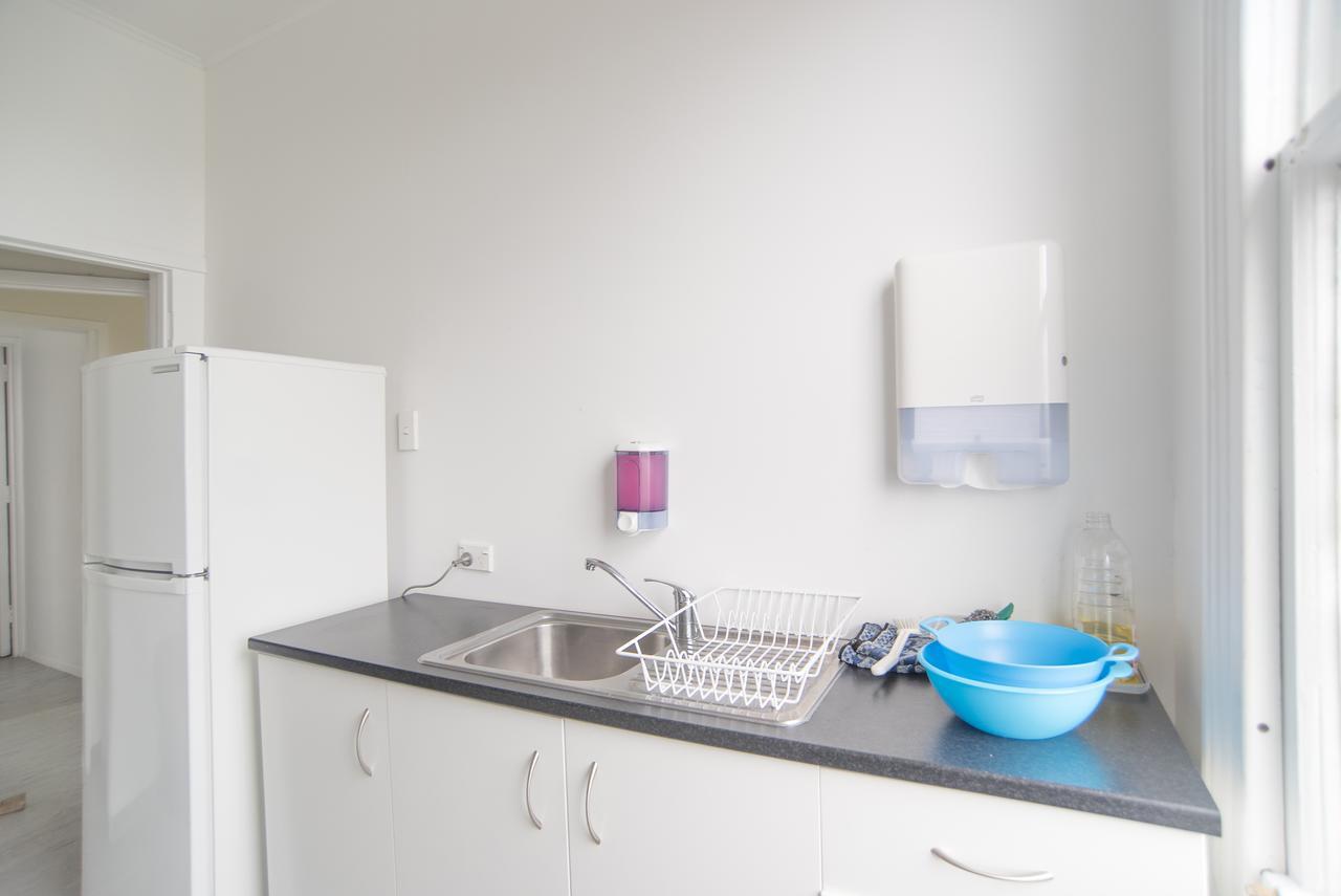 215 Edinburgh Castle Hostel Оукланд Екстериор снимка